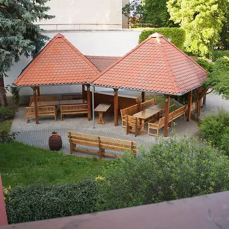 Bed & Breakfast Semiramis Panzio